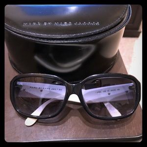Marc Jacobs black and white sunglasses!